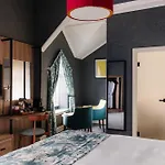 Craig Manor Hotel