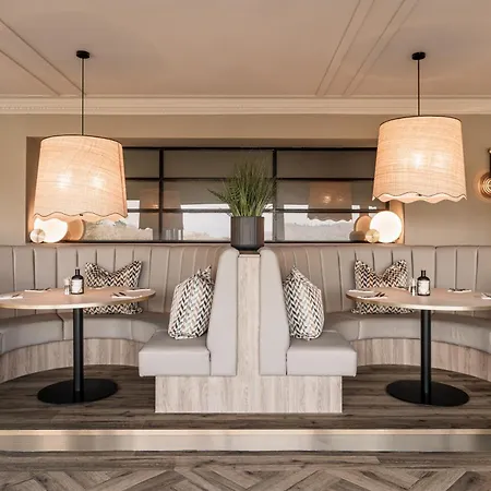 Craig Manor Hotel 4*