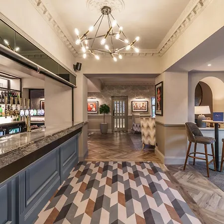 Craig Manor 4*