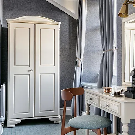 Hotel Craig Manor 4*