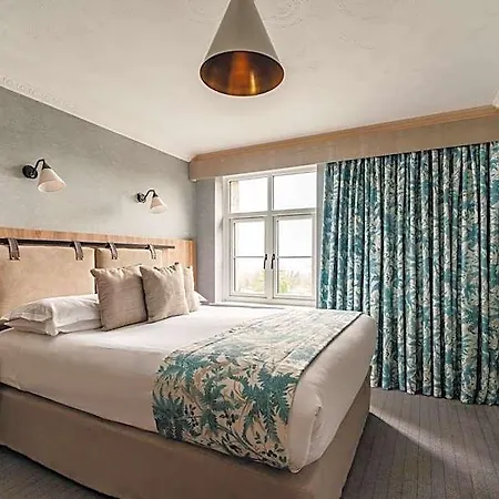 호텔 Craig Manor 4*